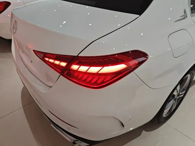 Mercedes-Benz C-Class — Фото автомобиля 23