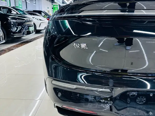 Zeekr 007 GT — Фото автомобиля 14