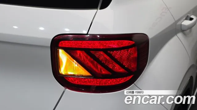 Hyundai Venue — Фото автомобиля 23