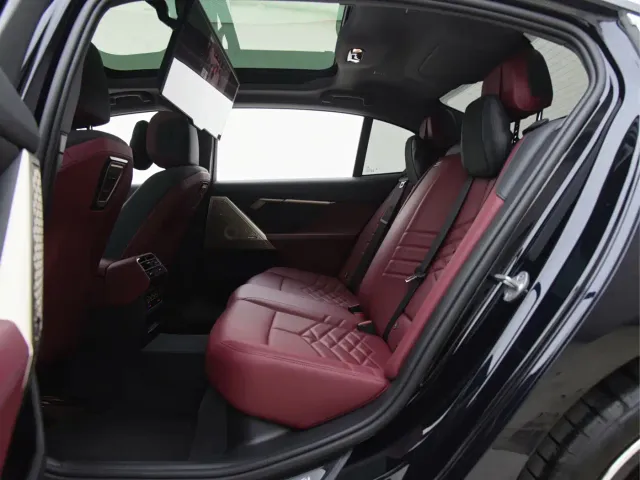 BMW 5 Series — Фото автомобиля 13