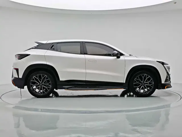 Changan UNI-T — Фото автомобиля 9