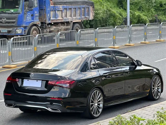 Mercedes-Benz E-Class — Фото автомобиля 13
