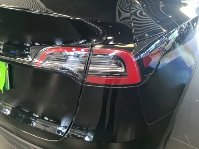 Tesla Model Y — Фото автомобиля 7