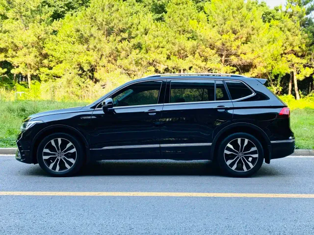 Volkswagen Tiguan L — Фото автомобиля 14