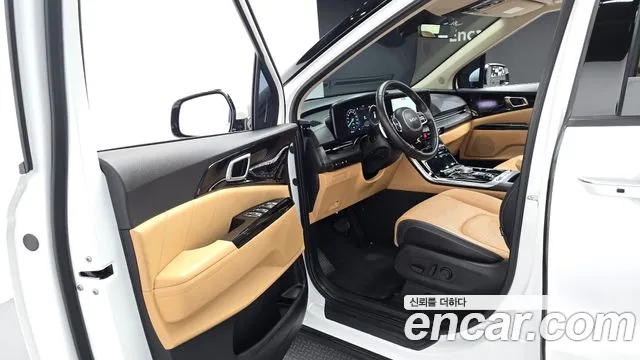 Kia Carnival Generation 4 — Фото автомобиля 10