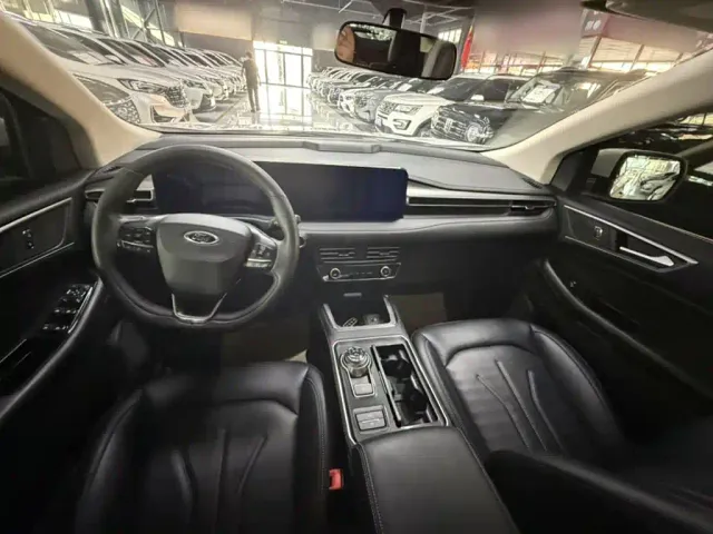 Ford Edge — Фото автомобиля 12