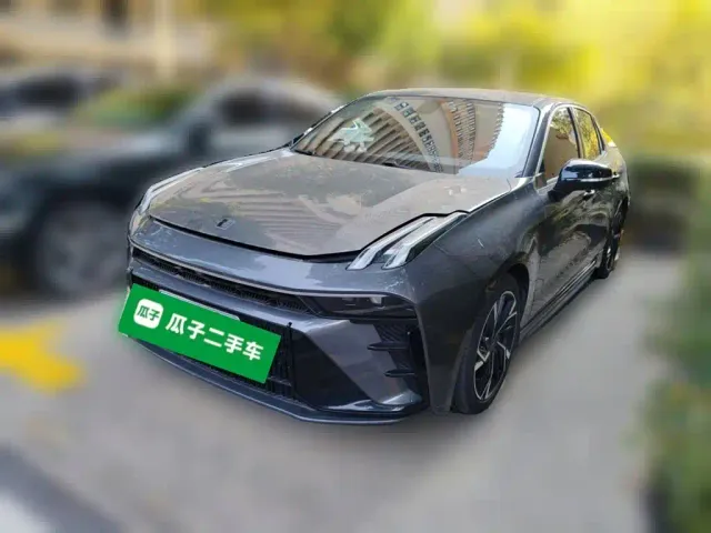 Фотография автомобиля — Lynk & Co 03