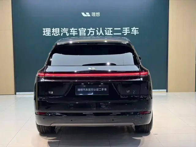 Li Auto L7 — Фото автомобиля 4
