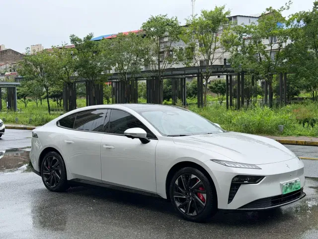 Dongfeng eπ 007 — Фото автомобиля 3