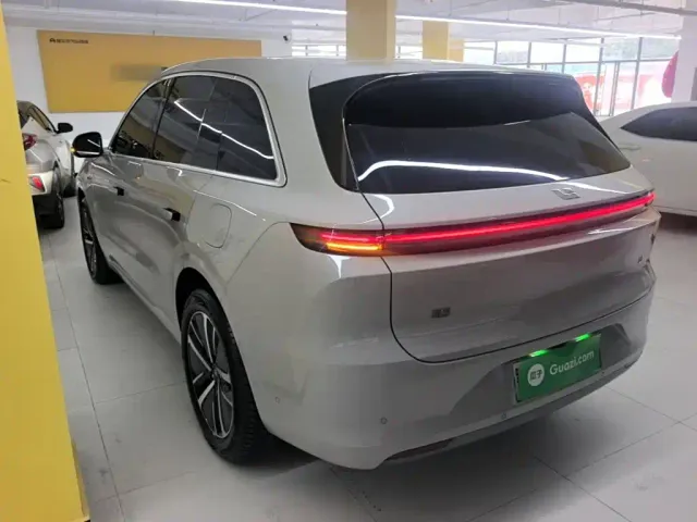 Li Auto L6 — Фото автомобиля 4