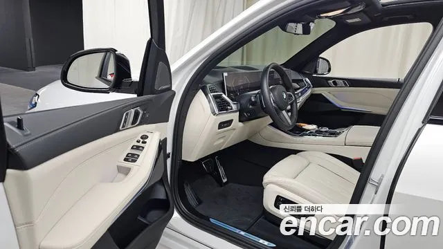 BMW X5 xDrive 40i M Sport — Фото автомобиля 9