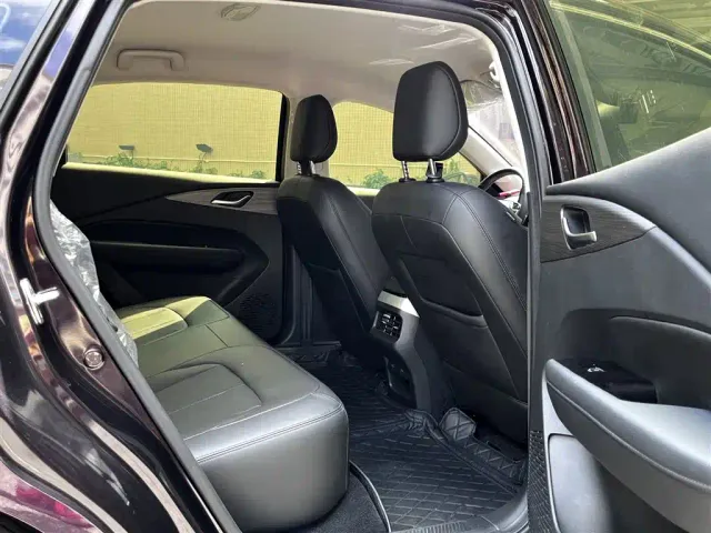 Wuling Starlight — Фото автомобиля 16