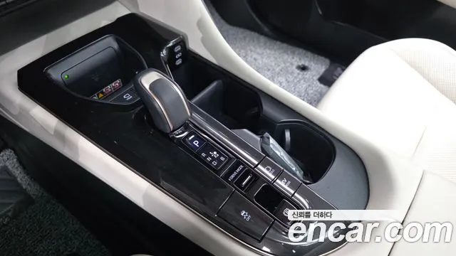 Toyota Crown — Фото автомобиля 12