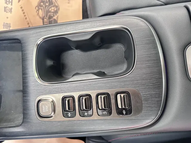 Xiaomi SU7 — Фото автомобиля 11