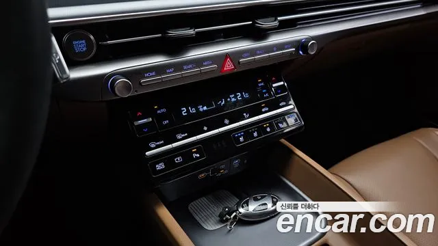Hyundai Grandeur Grandeur (GN7) 2.5 Бензин 2WD — Фото автомобиля 19