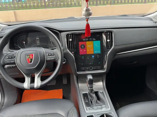 Roewe i6 — Фото автомобиля 12