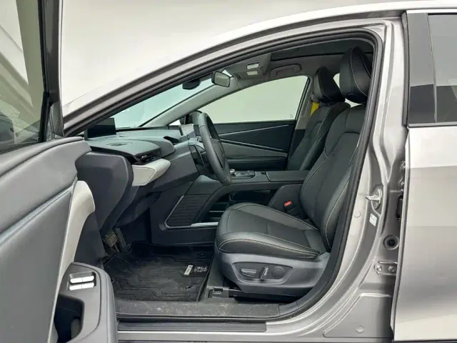 Toyota bZ5 — Фото автомобиля 9