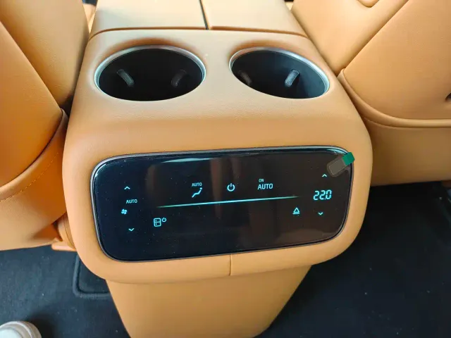 IM Motors LS8 — Фото автомобиля 14