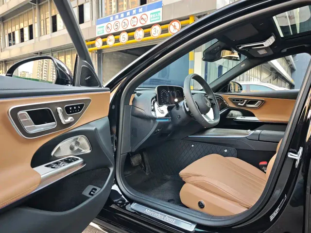 Mercedes-Benz E-Class — Фото автомобиля 6