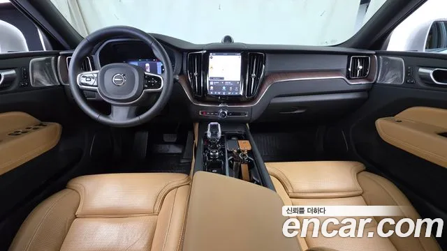 Volvo XC60 Generation 2 — Фото автомобиля 7