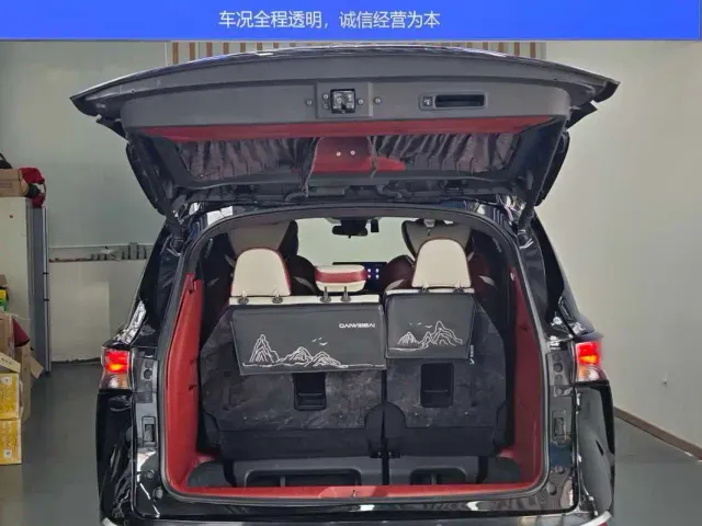Toyota Sienna — Фото автомобиля 25