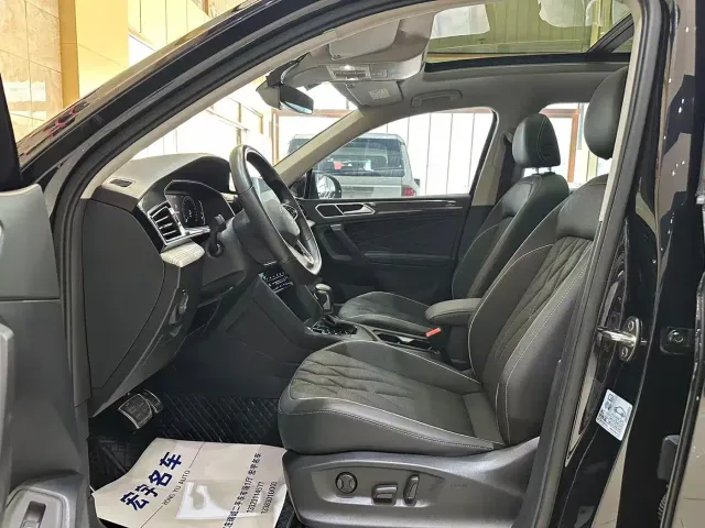 Volkswagen Tiguan L — Фото автомобиля 8