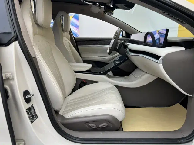 IM Motors L7 — Фото автомобиля 17