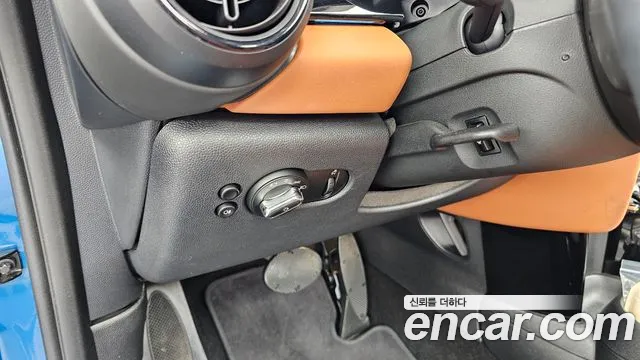 MINI Cooper Convertible — Фото автомобиля 16