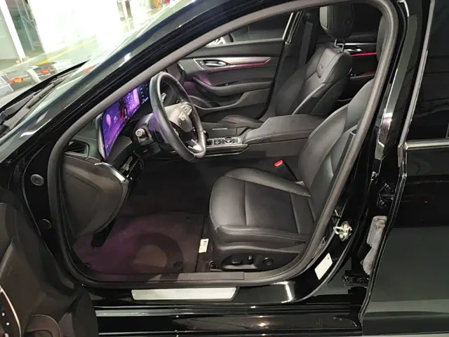 Cadillac CT5 — Фото автомобиля 14