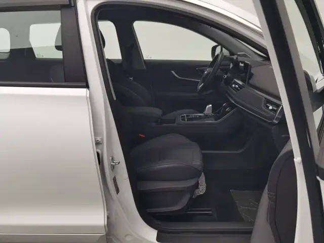 Chery Tiggo 8 — Фото автомобиля 23