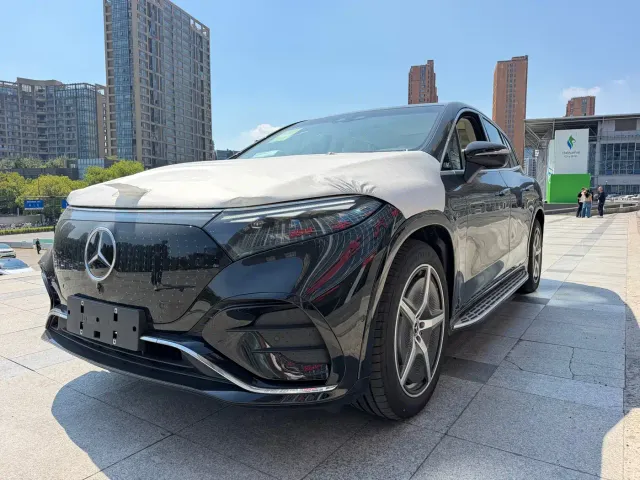 Mercedes-Benz EQS SUV — Фото автомобиля 2