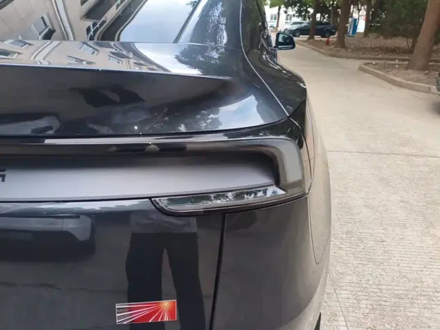Tesla Model Y — Фото автомобиля 7