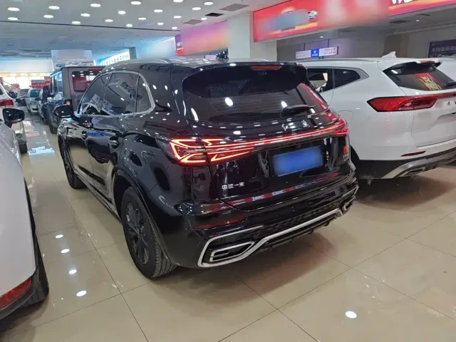 Hongqi HS5 — Фото автомобиля 10