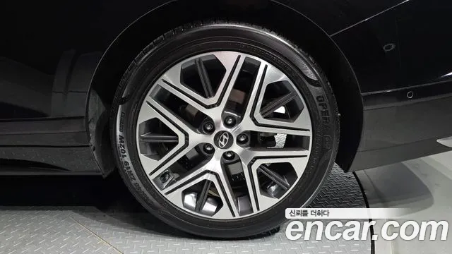 Hyundai Grandeur GN7 — Фото автомобиля 6