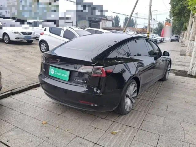Tesla Model 3 — Фото автомобиля 6