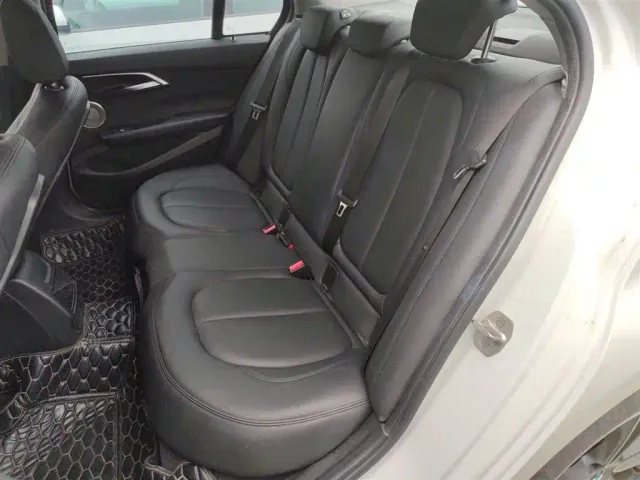 BMW 1 Series — Фото автомобиля 16