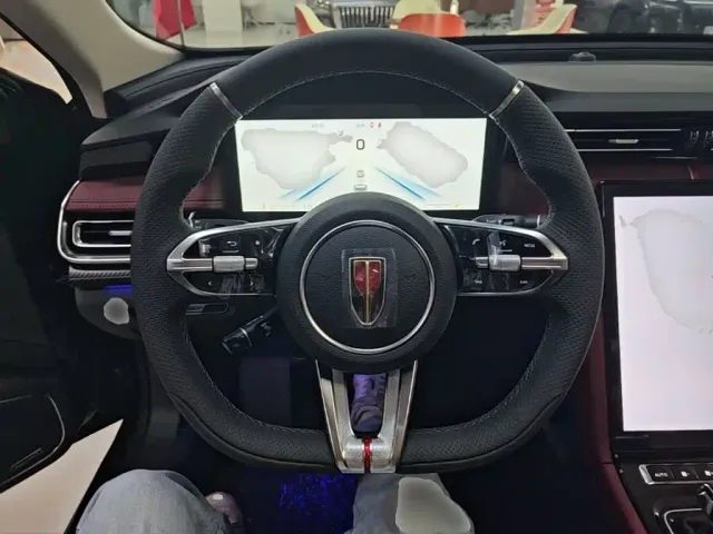 Hongqi H5 — Фото автомобиля 10
