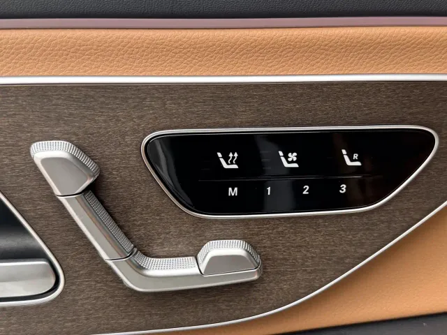 Mercedes-Benz E-Class — Фото автомобиля 20