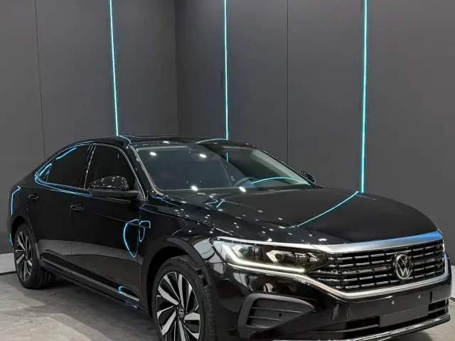 Volkswagen Passat — Фото автомобиля 3