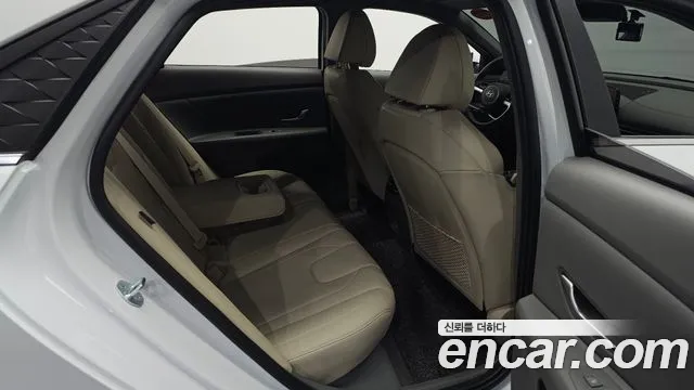Hyundai Avante CN7 — Фото автомобиля 16