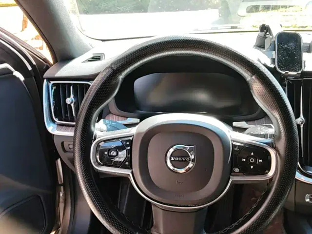 Volvo S60 — Фото автомобиля 8