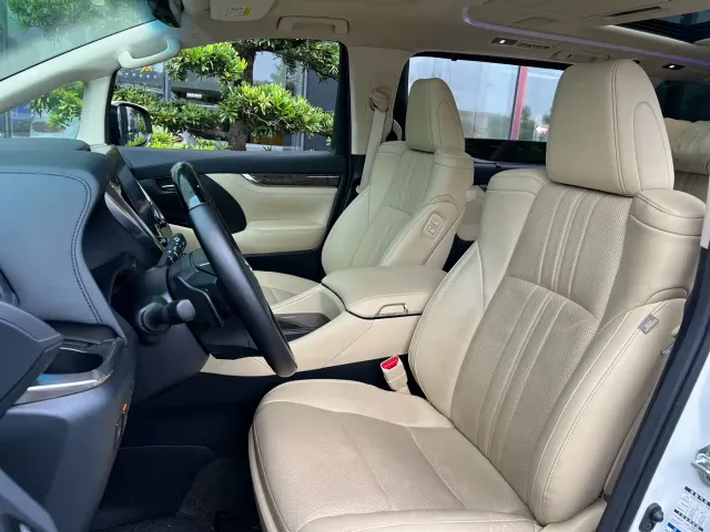 Toyota Vellfire — Фото автомобиля 7
