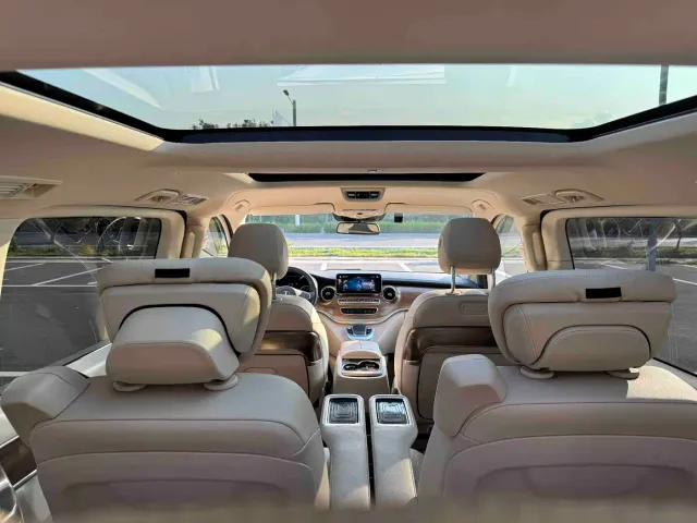 Mercedes-Benz V-Class — Фото автомобиля 16
