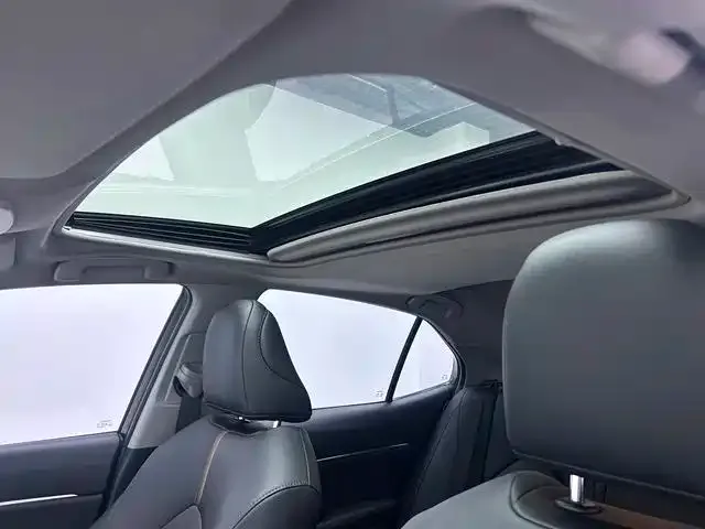 Toyota Camry — Фото автомобиля 10