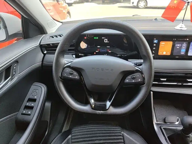Roewe i5 — Фото автомобиля 10