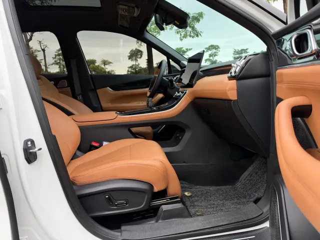 Geely Boyue L — Фото автомобиля 10