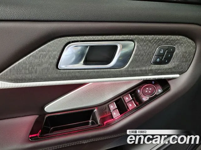 Ford Explorer — Фото автомобиля 17