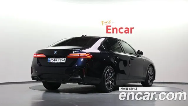 BMW 5 Series G60 — Фото автомобиля 2