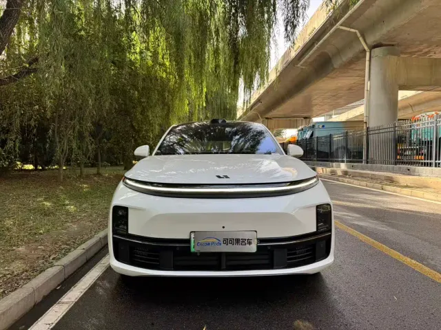 Li Auto L7 — Фото автомобиля 3