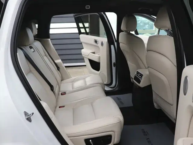 Li Auto L7 — Фото автомобиля 24